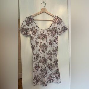 Aritzia Talula Cream Fitted Bodycon dress with Short Sleeves